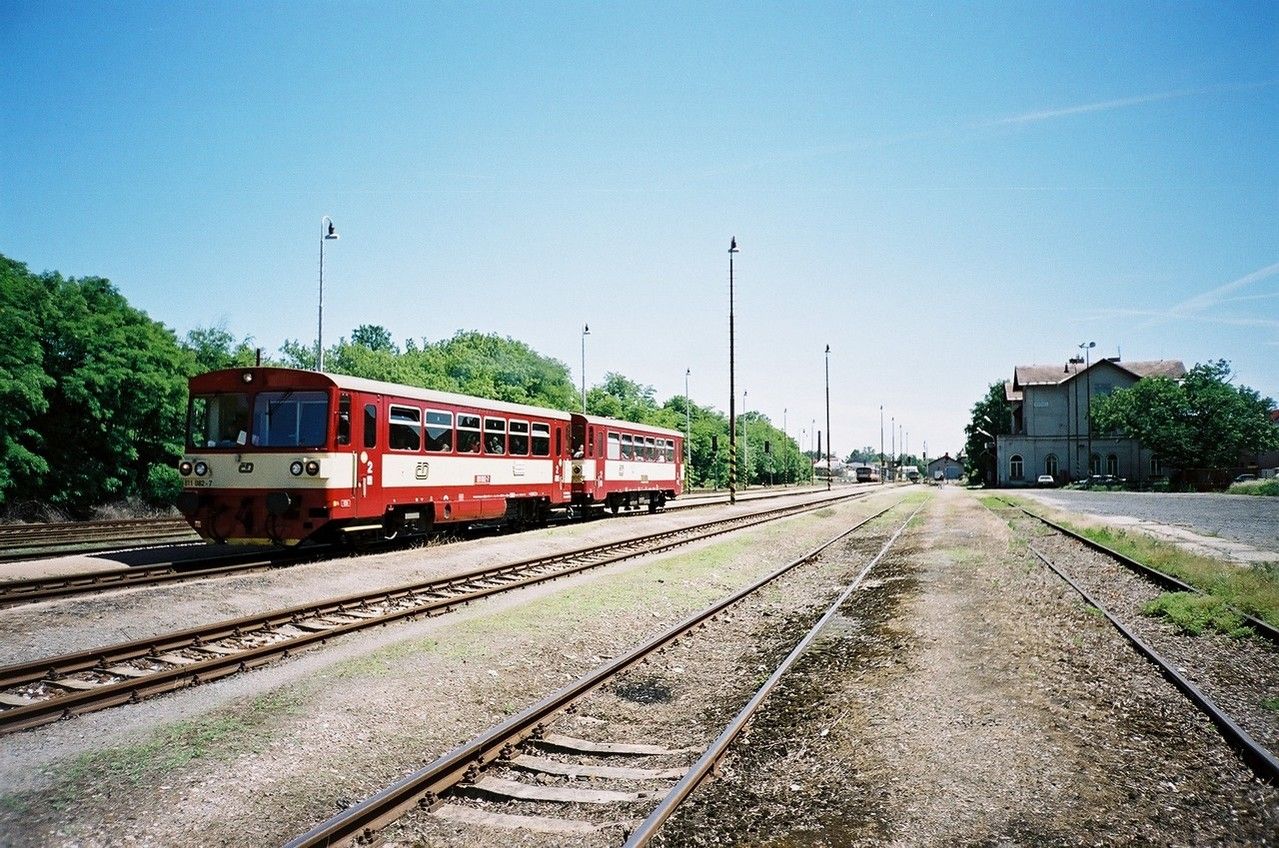 811.082 odj�d� ze st. Hostivice (od. 12:16), v Os z Phy Mas.n. do Rakovn�ka, 18.6.2005