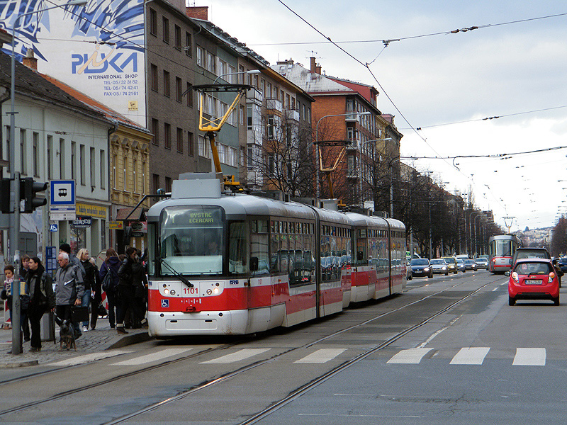 1101 + 1100 zast. Pion�rsk�