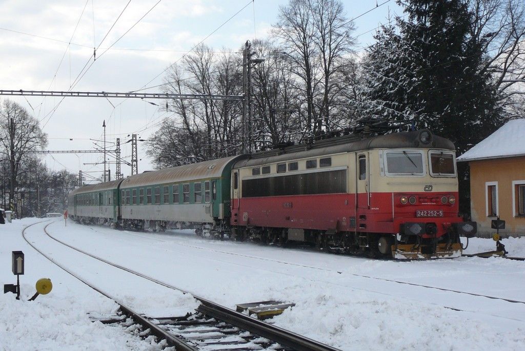 242 252-5, Jind�ich�v Hradec,  R 661, 17.2.09