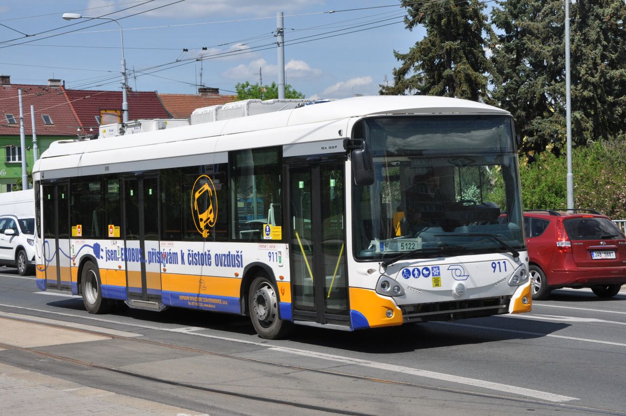 Elektrobus koda BB ECity . 911 DSZO v Plzni na Slovanech, 19.5.2020