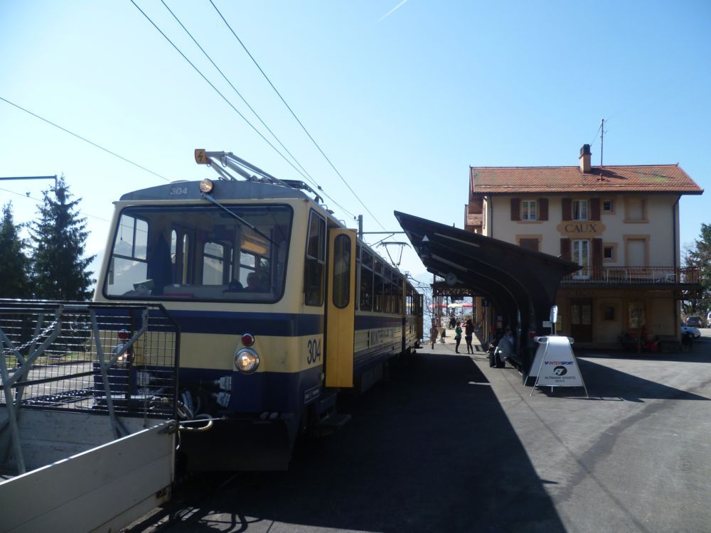 Stanice Caux, kde se vlaky k�i�ovaly.