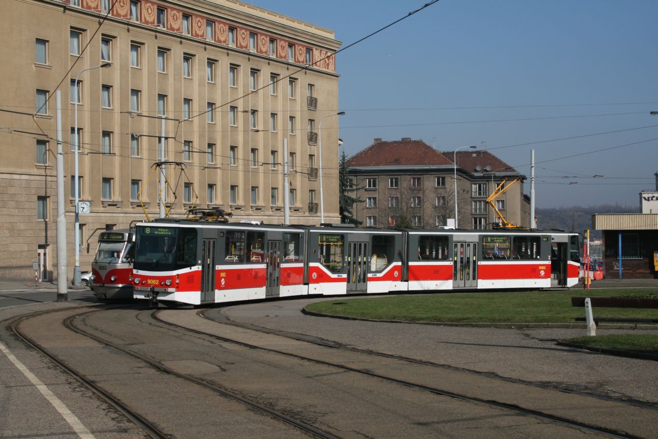 9062