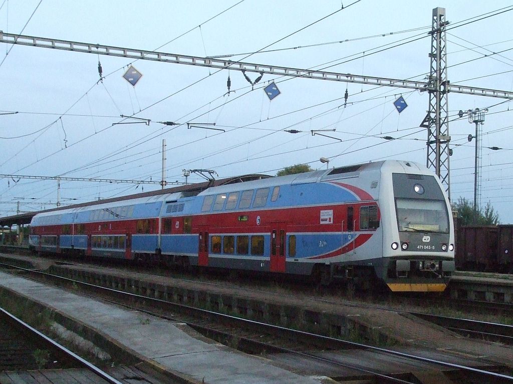 471 045 Os 5836 - Lys nad Labem (11. 9. 2011)