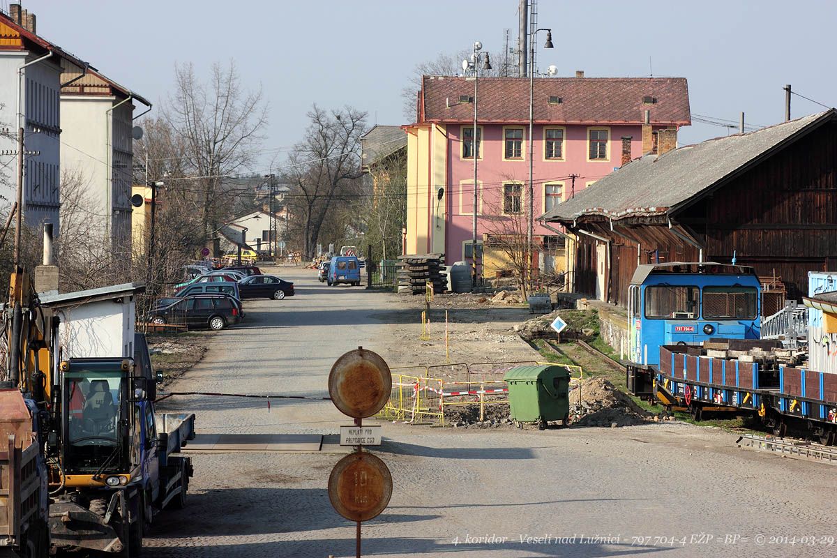 u skladu stoj� stavebn� vlak E� - 797 704-4