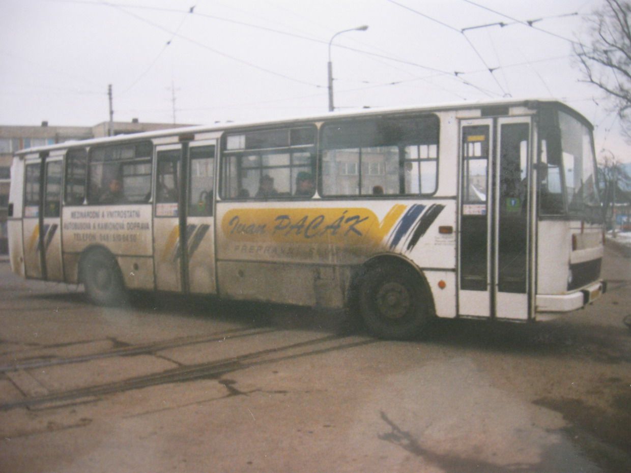 Karosa B 732.00 bez ��sla (SPZ LIA 88-36) na Kubel�kov� (4/2001)