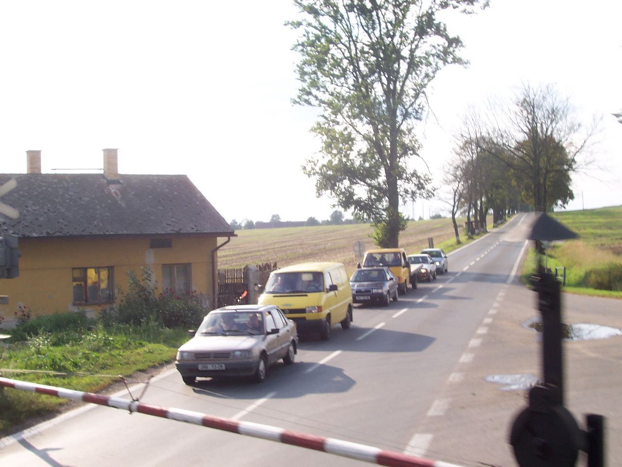 z��� 2005, zachyceno p�i cest� vlakem ze �koly
