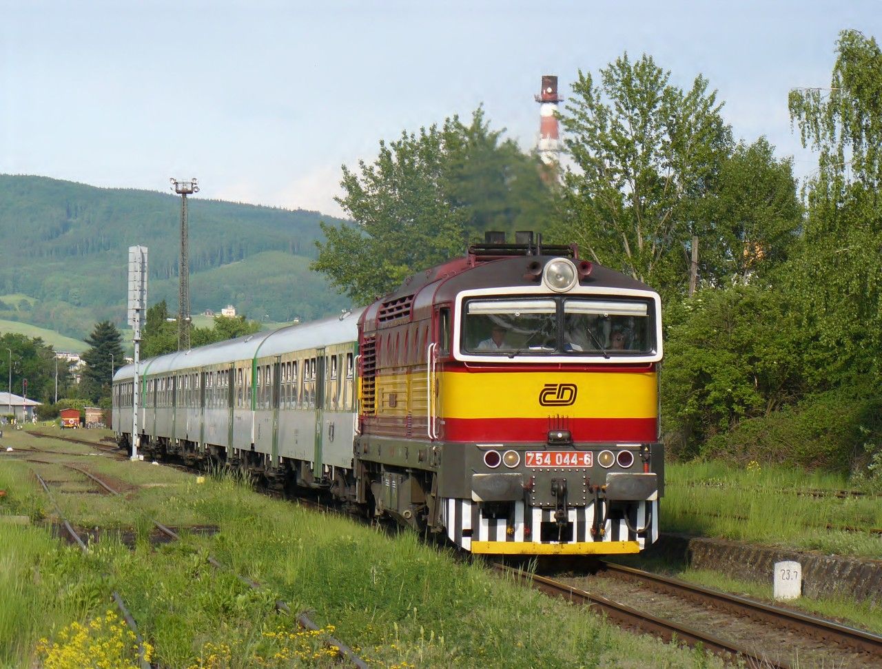 754 044-6 Hole�ov(R 1444,10.5.2009-foto:M.Nesrsta)