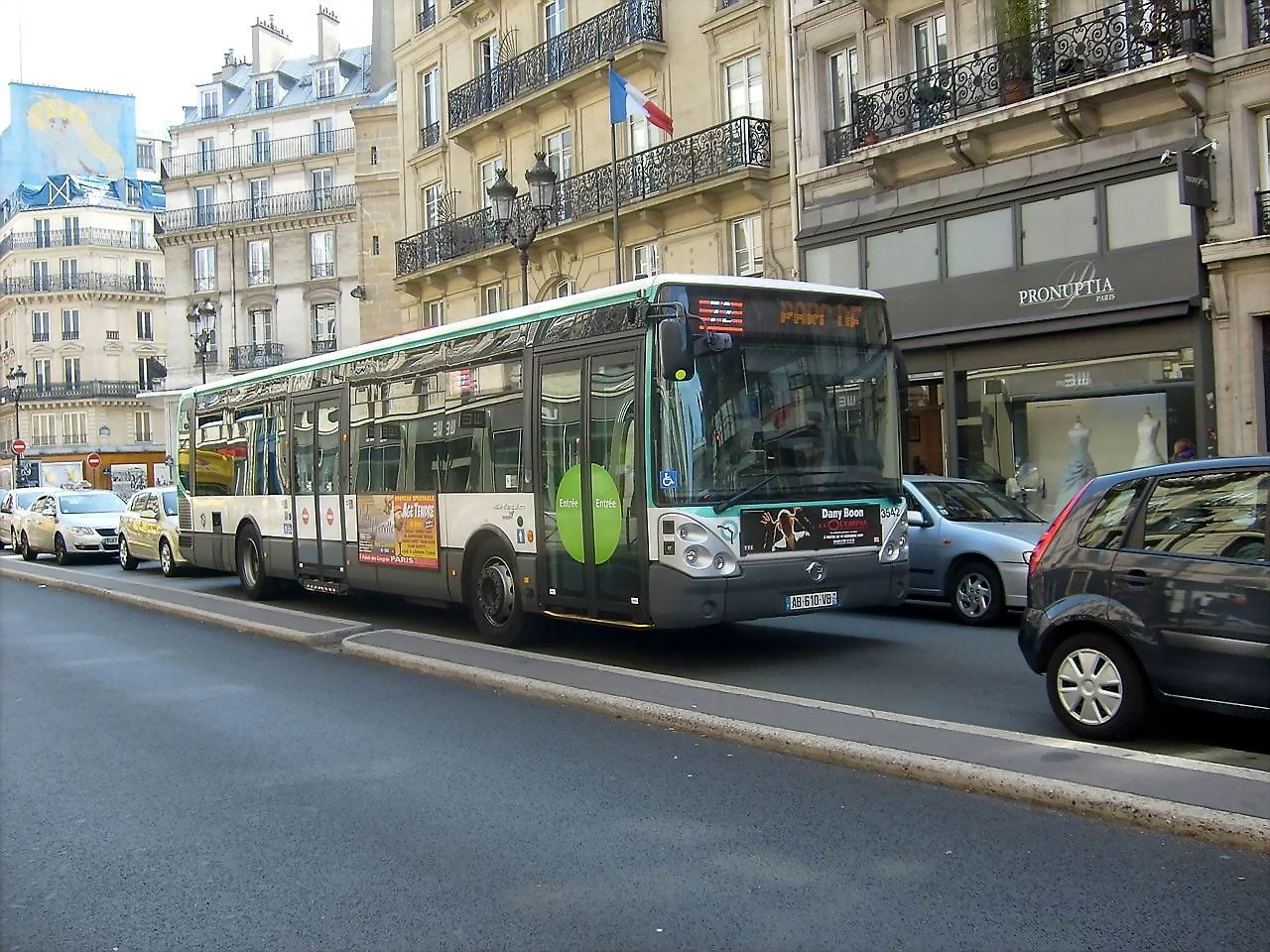 Pask Citelis Line na Rue de Rivoli