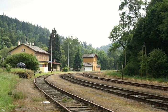 smutrn� pohled do b�val� stanice,kde se hem�ilo 820tkama