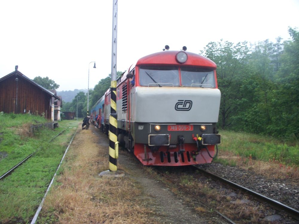 749 006-3 �esk� �ternberk (10.6.2012) - Os 9206, v de�ti a b�hu :-)