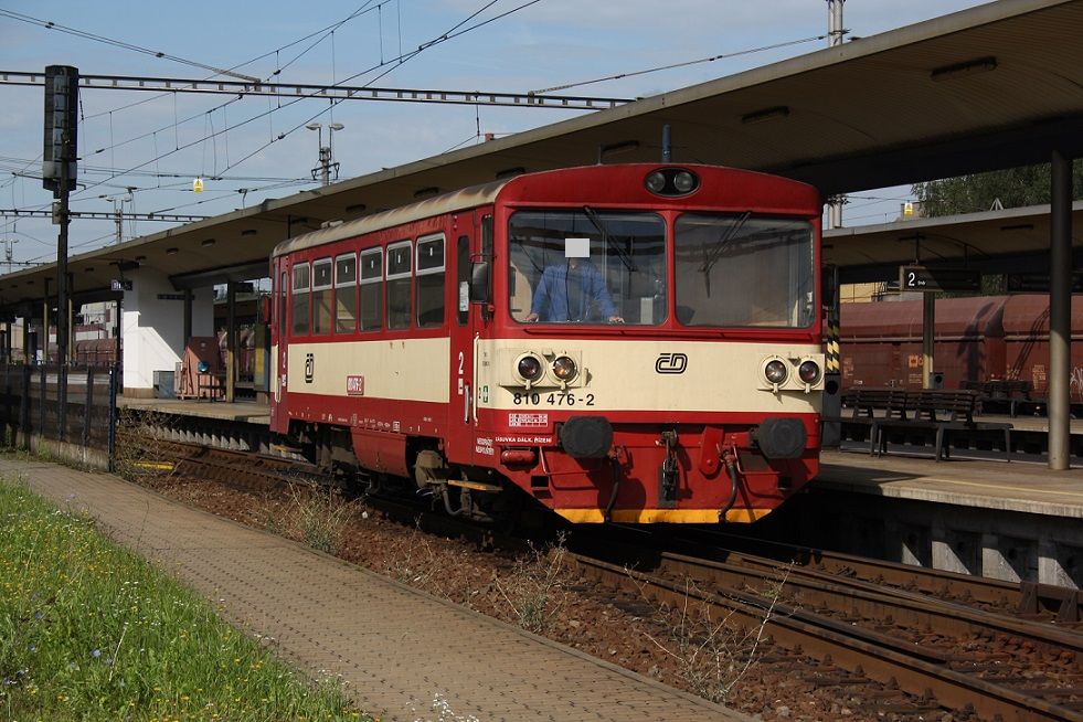 810.476 obj�d� soupravu od Os 23133, Stud�nka