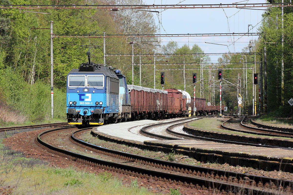 reso 363 509-1 veze z Libn� Pn 62151 (za ma�inou se veze z Vesel� 218 028-9)