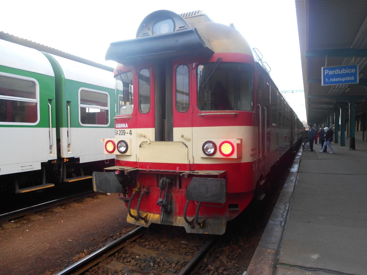 R 1211 Doubrava - Pardubice hl. n.