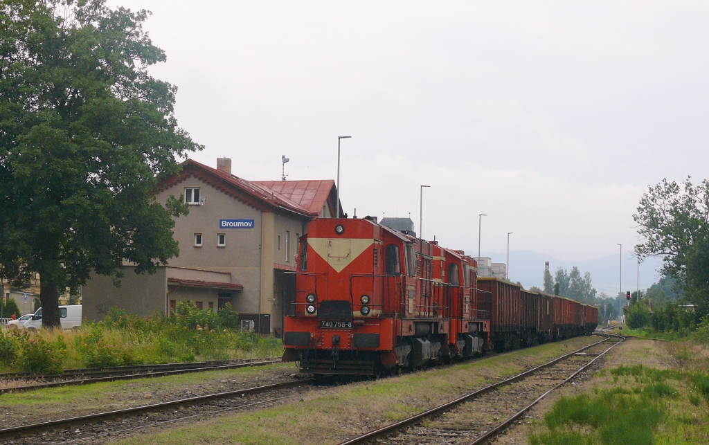 Broumov : 740 758-8 + 740 459-3 s Pn 56060
