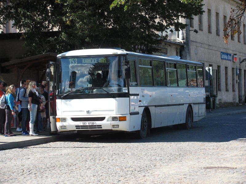 Ve 13:48 jede bus do Ivan�ic, ale bez vlak. p��poje od Brna! Ani p�ed 14.h tu nen� 30min. takt vlak�