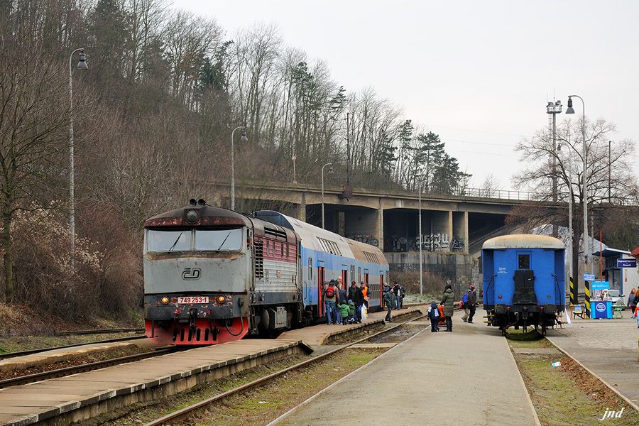 749 253 Pha Bran�k 2.12.2012