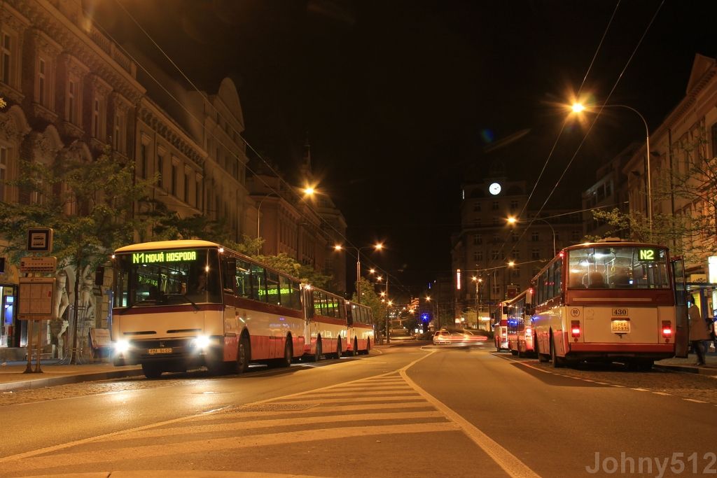 posledn� v�kon voz� B732 v Plzni, vlevo: 440, 425, 431, vpravo: 430, 555, 438, rozjezd ve 2.20.