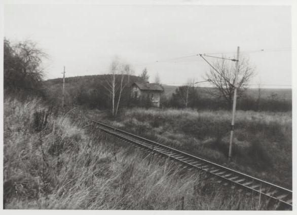Msto bvalho mostku - foceno v podobnm hlu jako historick fotografie _ 17.11.1990
