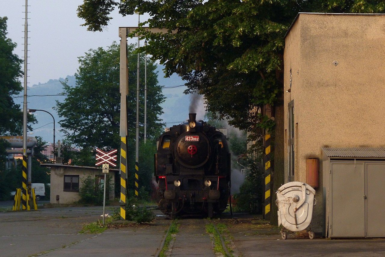 433.002 , Vala�sk� Mezi���� , 3.7.2010, foto:Vojt�ch G�ek
