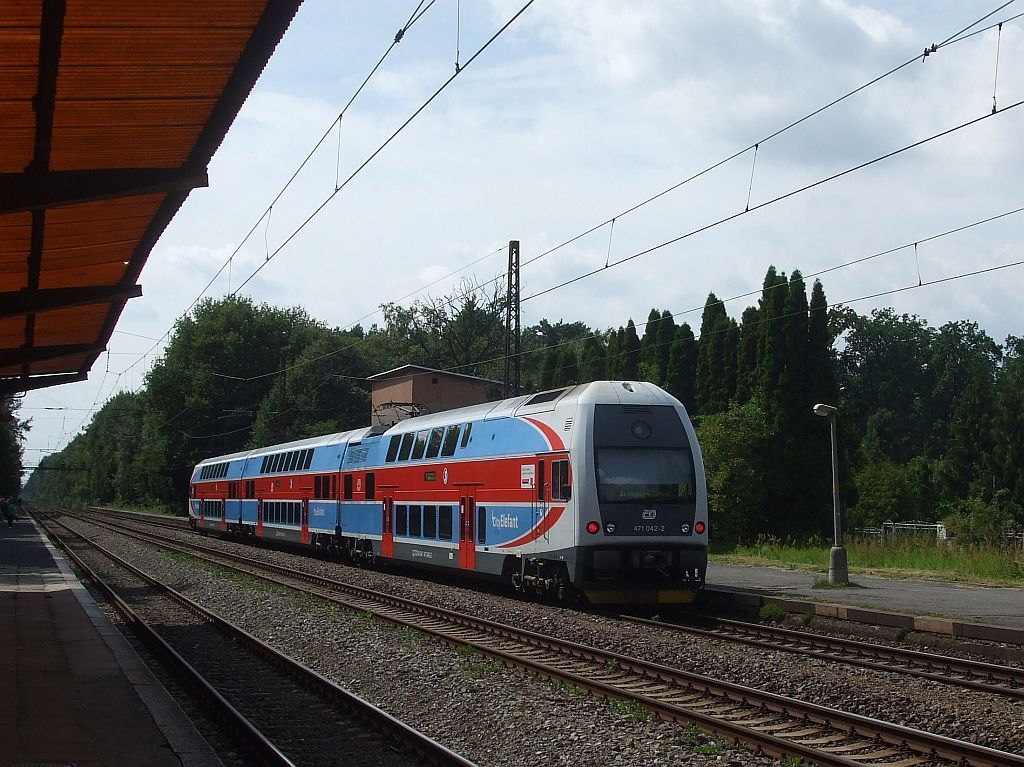 471 042 Os 9372 Praha-Klnovice (29. 7. 2011)