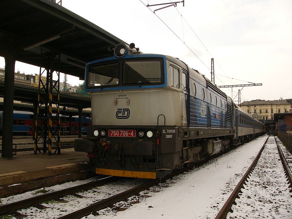 750 706 R 1290 Praha-Masarykovo (15. 3. 2013)