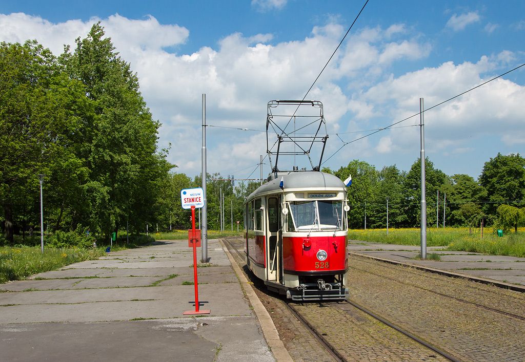 Tatra T1 . 528, st. Ostrava Vtkovice, 16.5.2015