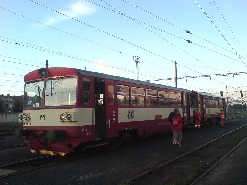 810 231-1 po pjezdu z Vejprt v Chomutov na ndra.