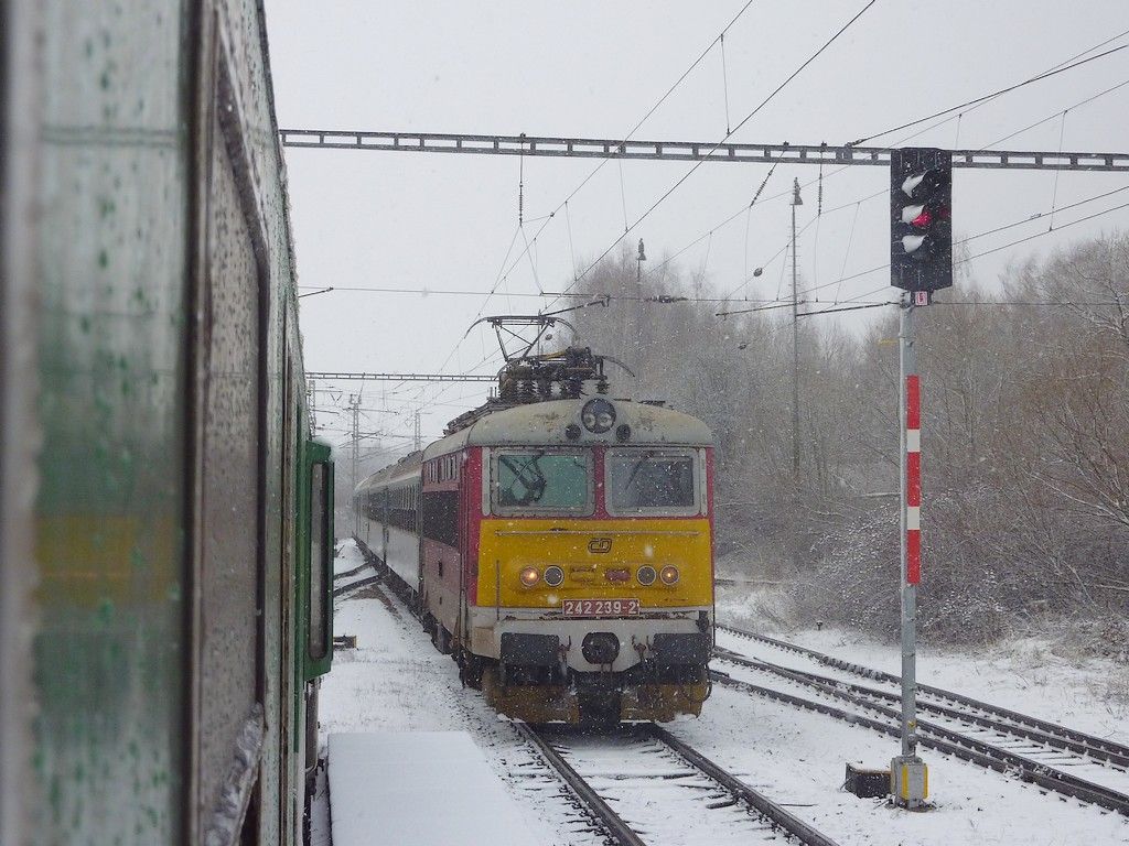 242.239 s R 662 Vajgar, Jaro�ov nad Ne��rkou, 13.1.2012