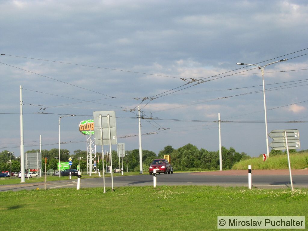 Stejn� tak k��en� z kruhov�ho objezdu zmiz�.