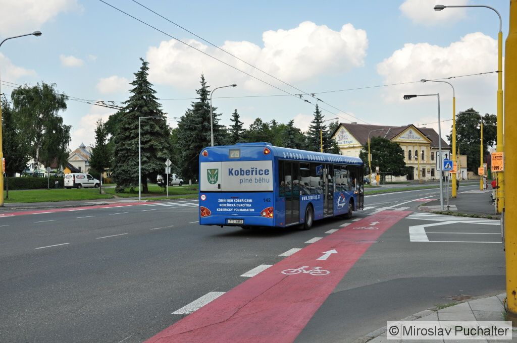 Ev. �. 142 (Solaris Urbino 12) v ulici Ratibo�sk�.
