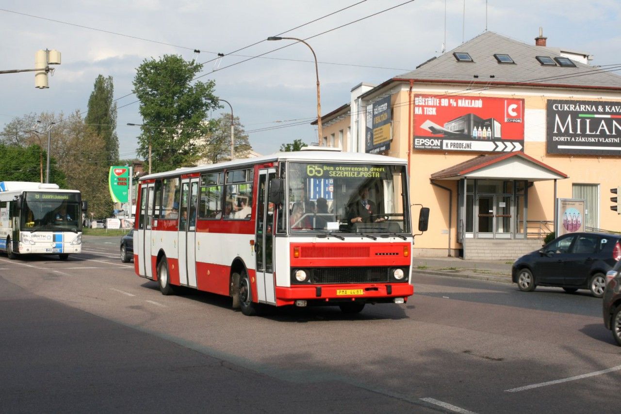 Autobusov� n�dra��