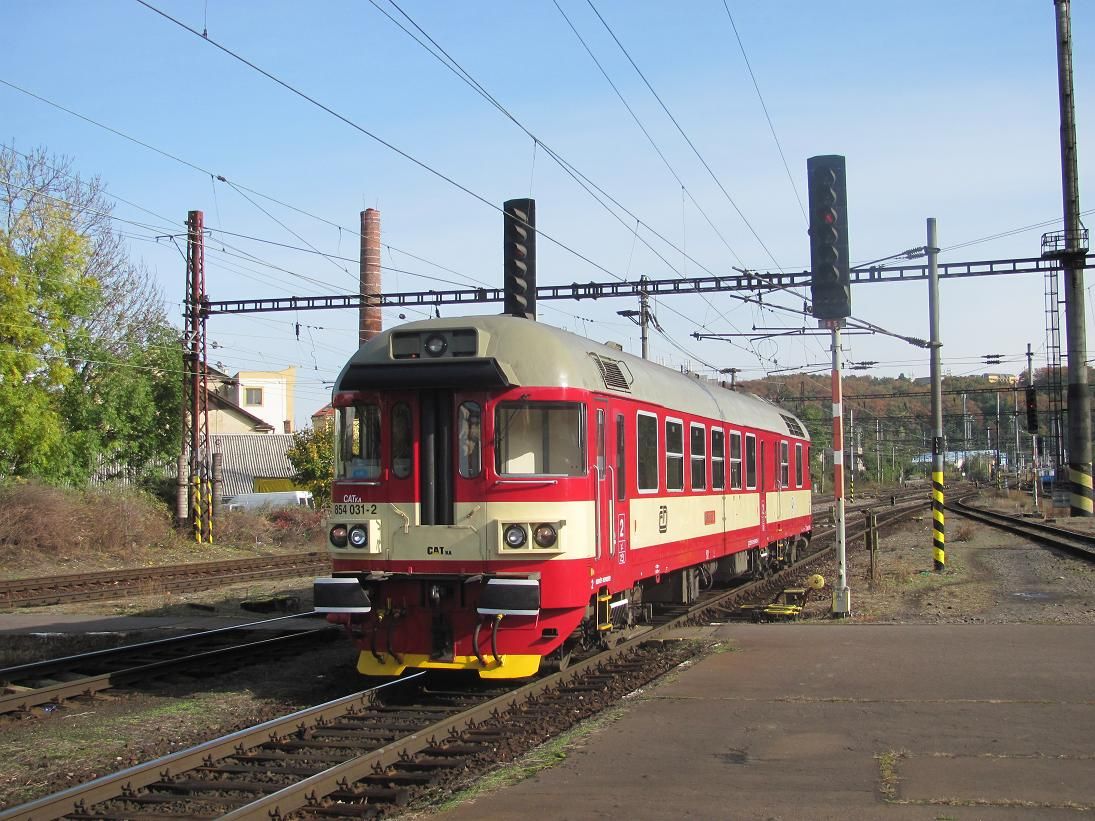 854 031 na obratu mezi os 9511 a 9510 - Praha Vrovice - 17.10.2010.