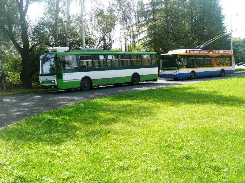 Setk�n� Trolejbus� linek 3 a 7 na to�n� Anton��k�v Pramen.