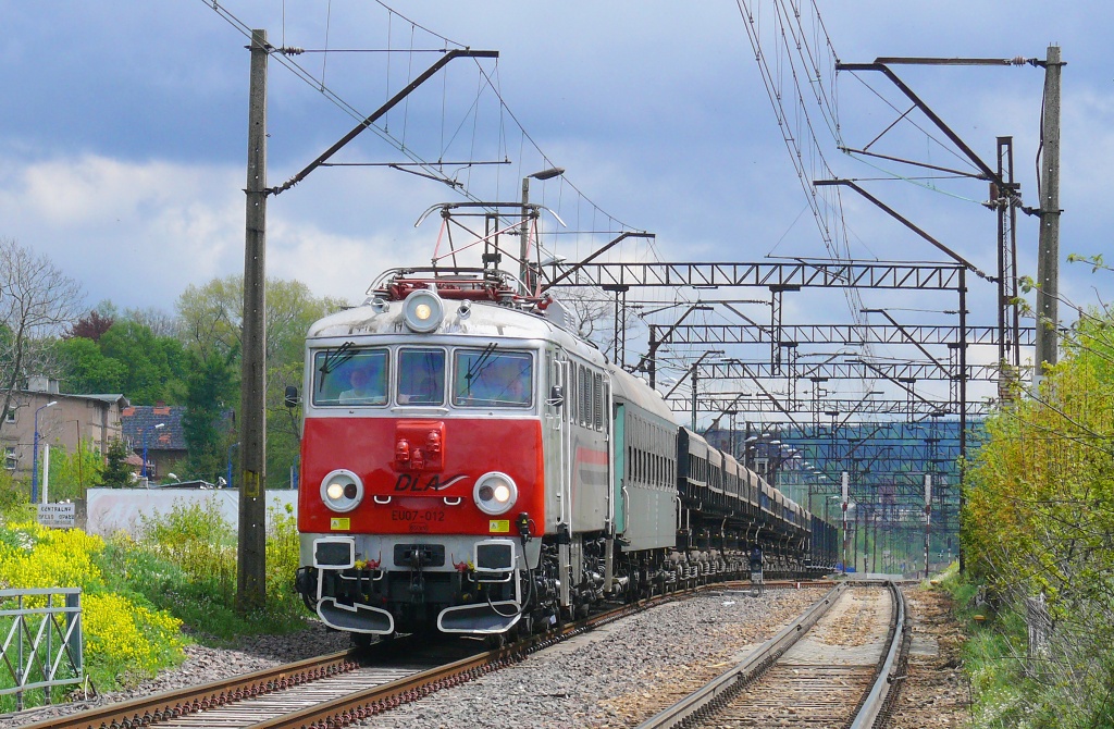 Boguszow Gorce : EU07-012 s nkladnm vlakem do Czarnego Boru