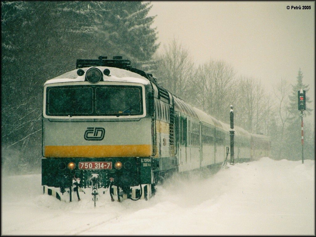 750314 pk 831, Hamry - Hojsova Str�, Os 7508,  22.2.2005, foto V�clav Petr�.