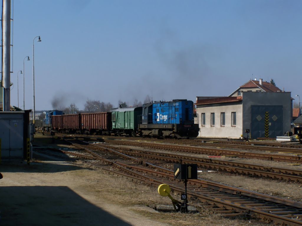 Konec Rn 44055 se 742 427 na zvsu vlaku.Moravsk Budjovice 29.3.2011(foto Pavel Valenta)