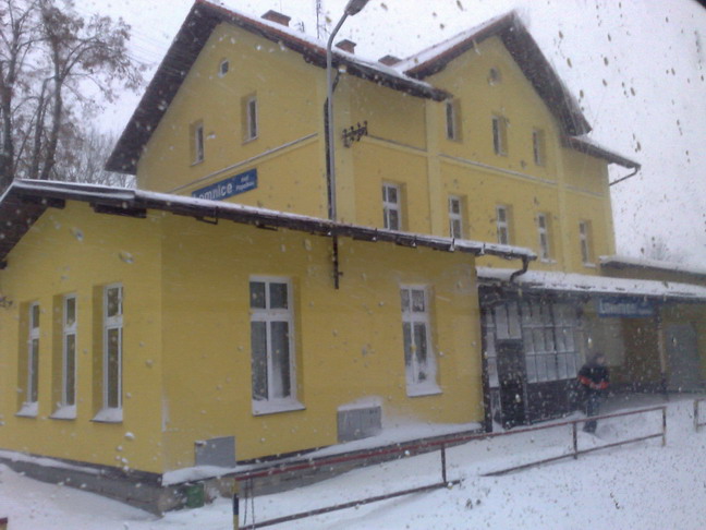 Opraven� nadr. budova -Lomnice nad Popelkou