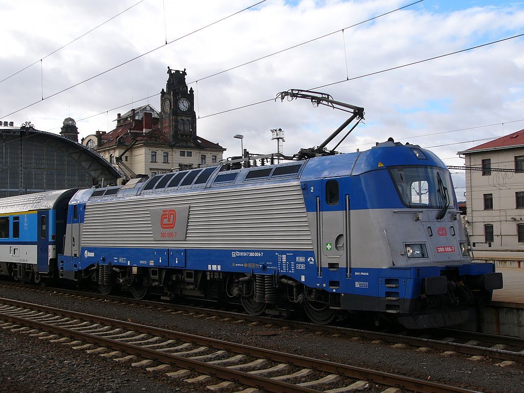 380 006 EC 111 Praha - Praha-hlavn (7. 11. 2013)