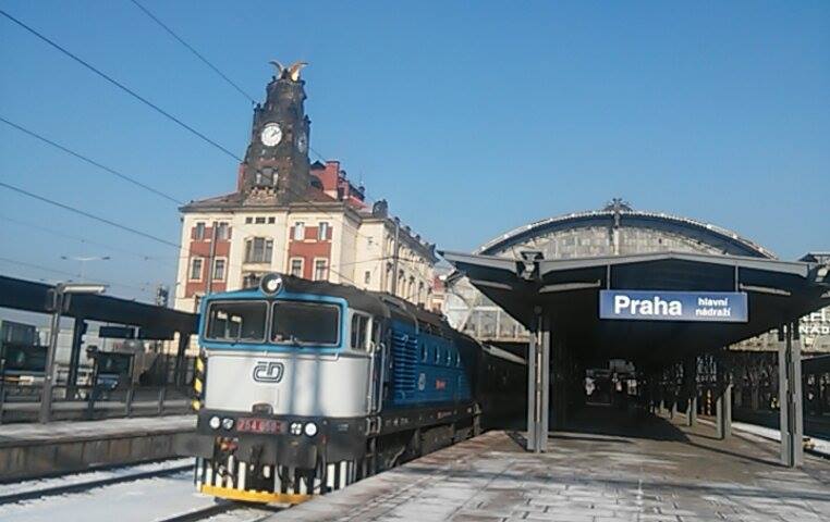 754.058 EC 352 Jan Hus p�r minut p�ed odjezdem Praha hl.n.