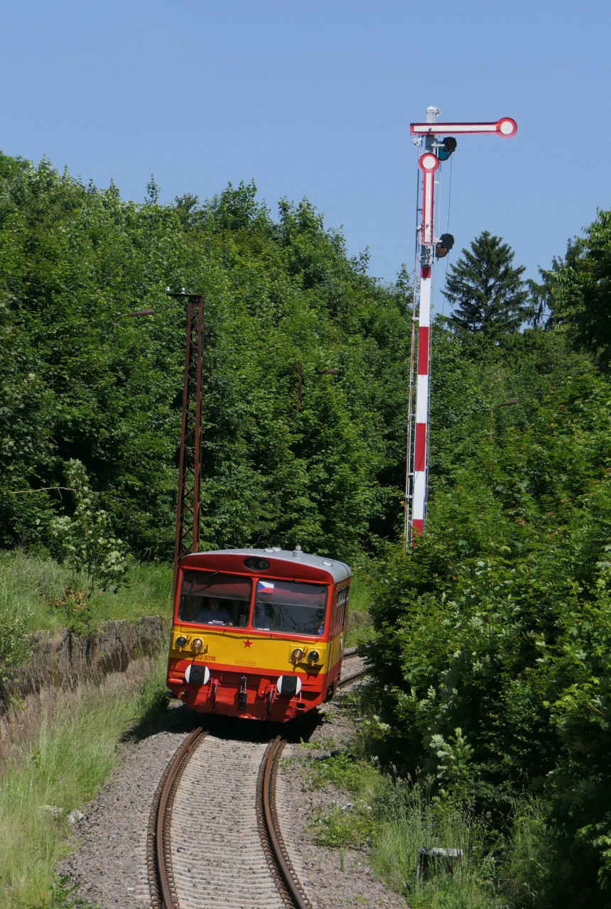 Mieroszow : 810 318 s vlakem do Mezim�st� 