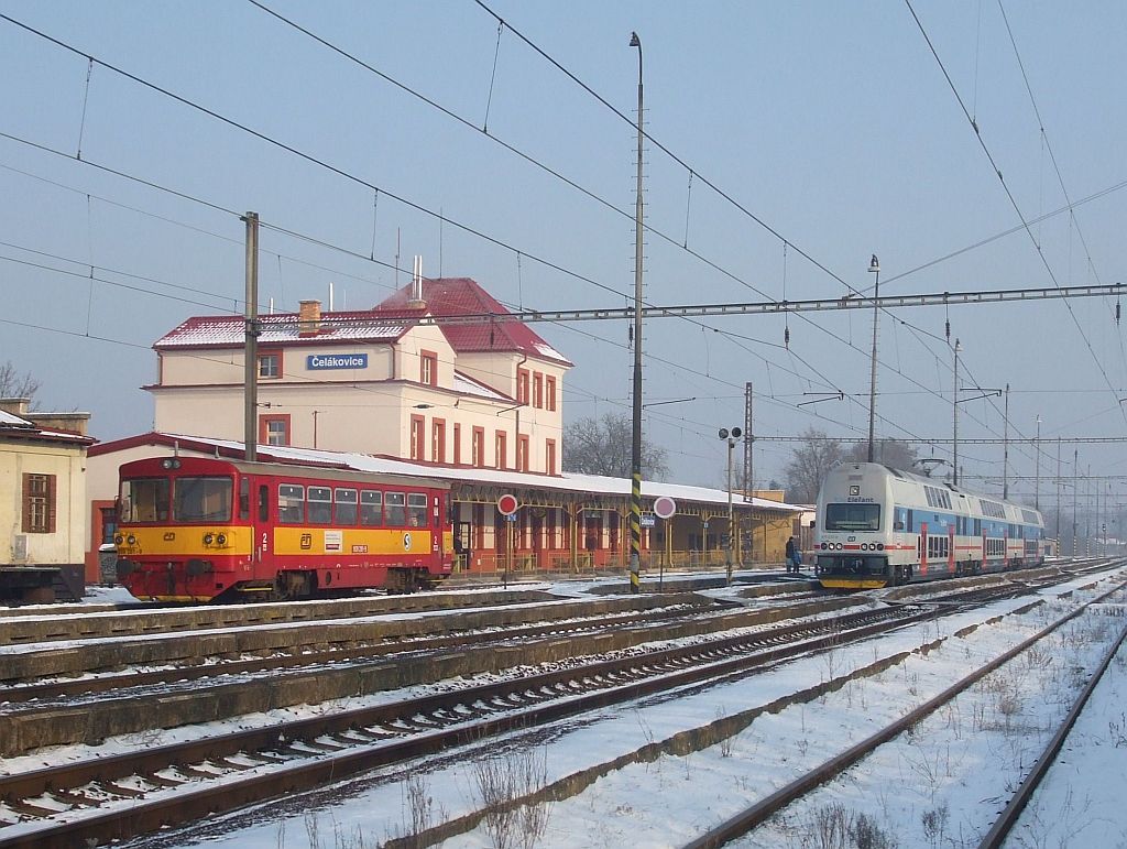 809 281 Os 19410, 471 010 Os 5812 - elkovice (11. 2. 2012)