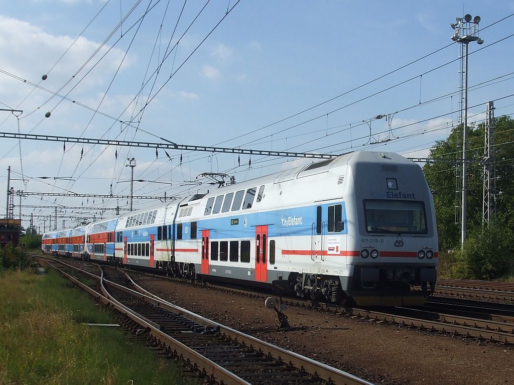 471 019 Os 9415 - Lys nad Labem (16. 9. 2011)