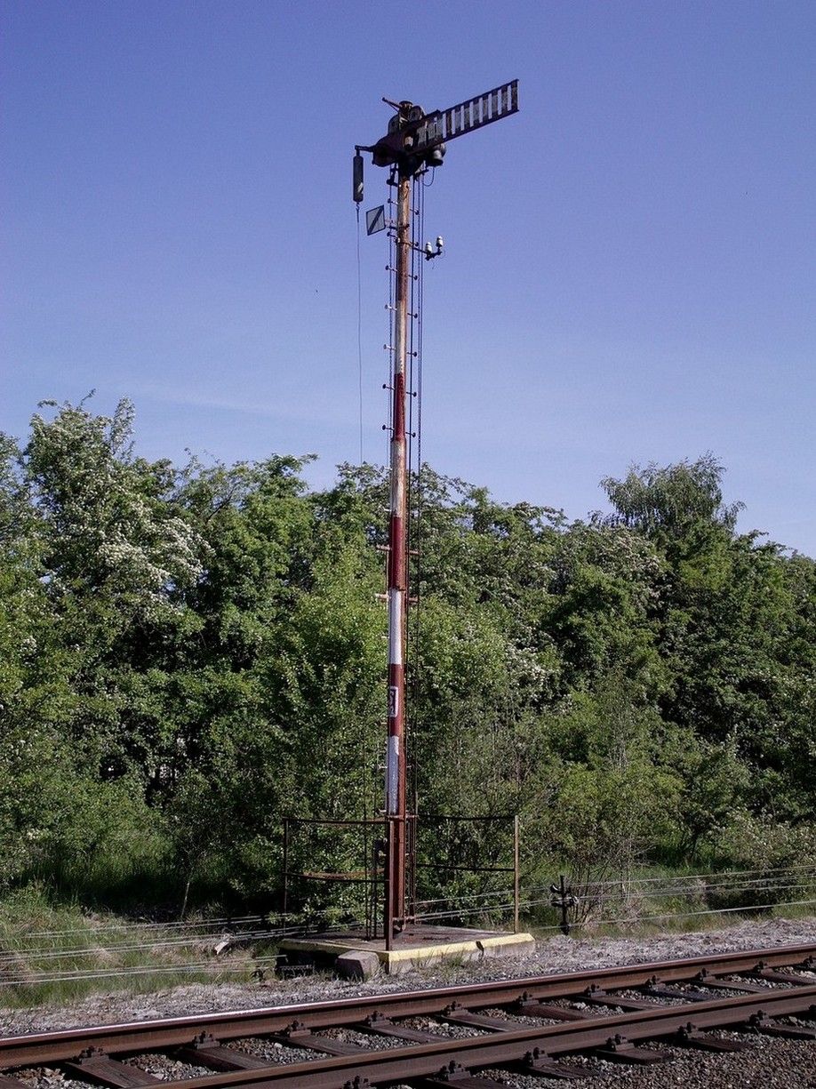 Mechanick� skupinov� odjezdov� hlavn� n�v�stidlo ve Vr�i, 18.5.2011