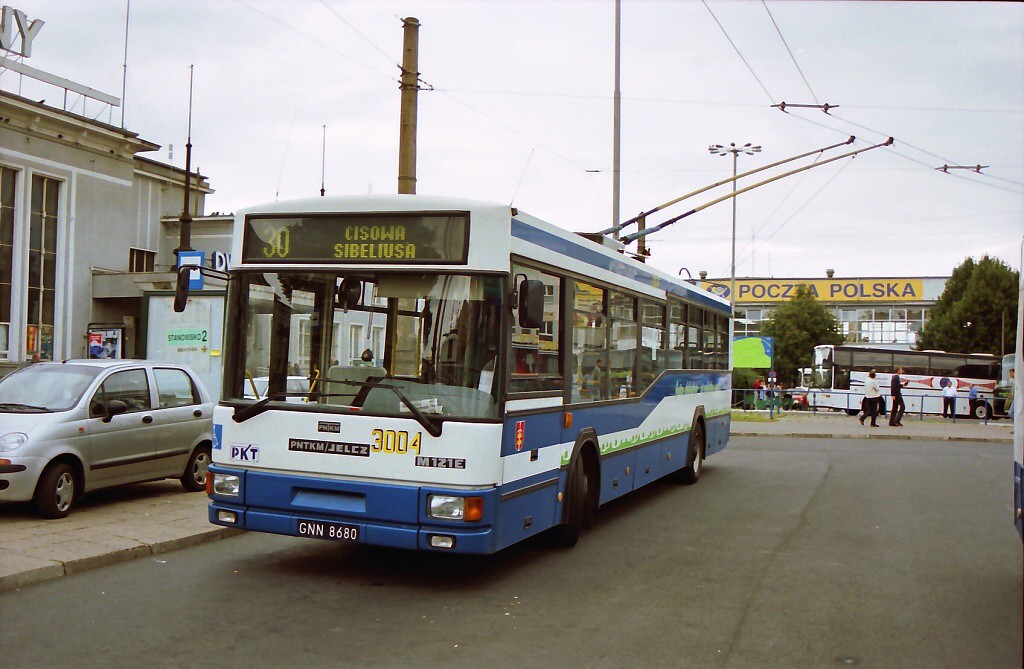 10.08.2001 - Gdynia gl. Trol. Jelcz M121F ev..3004 l..30