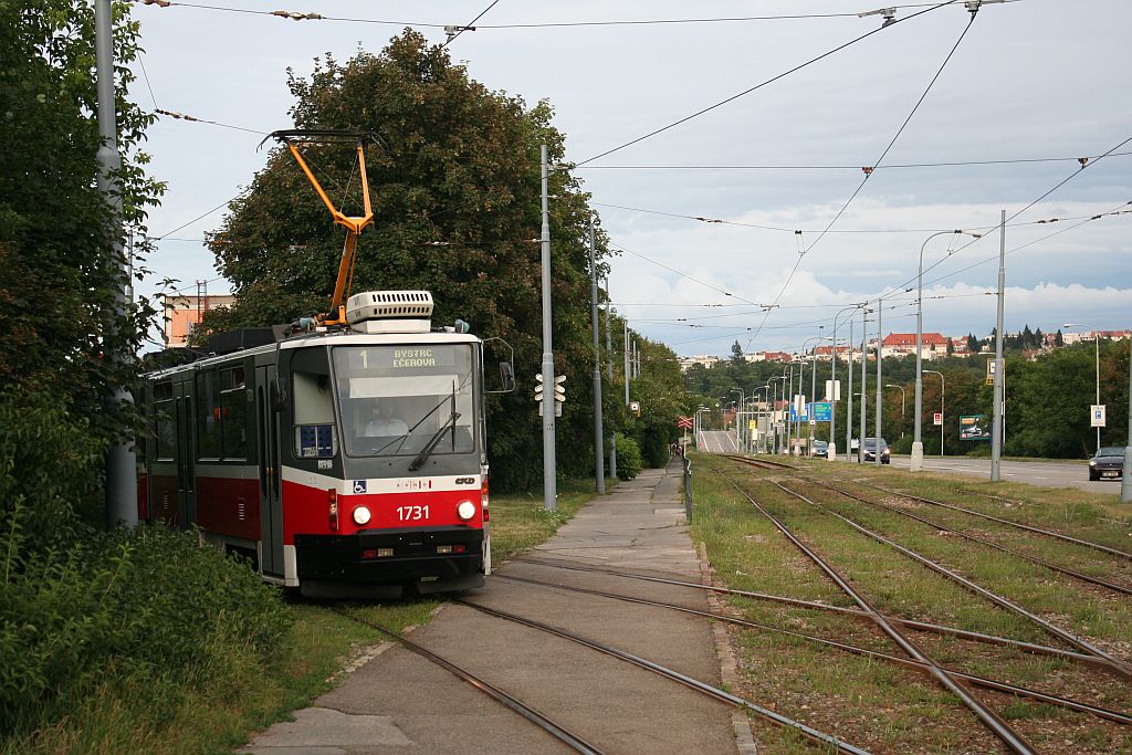 Baf...solidn� �ok pro cyklisty jedouc� sm�rem ke Str�nsk�ho...ten v�hled vlevo je dosti na draka.