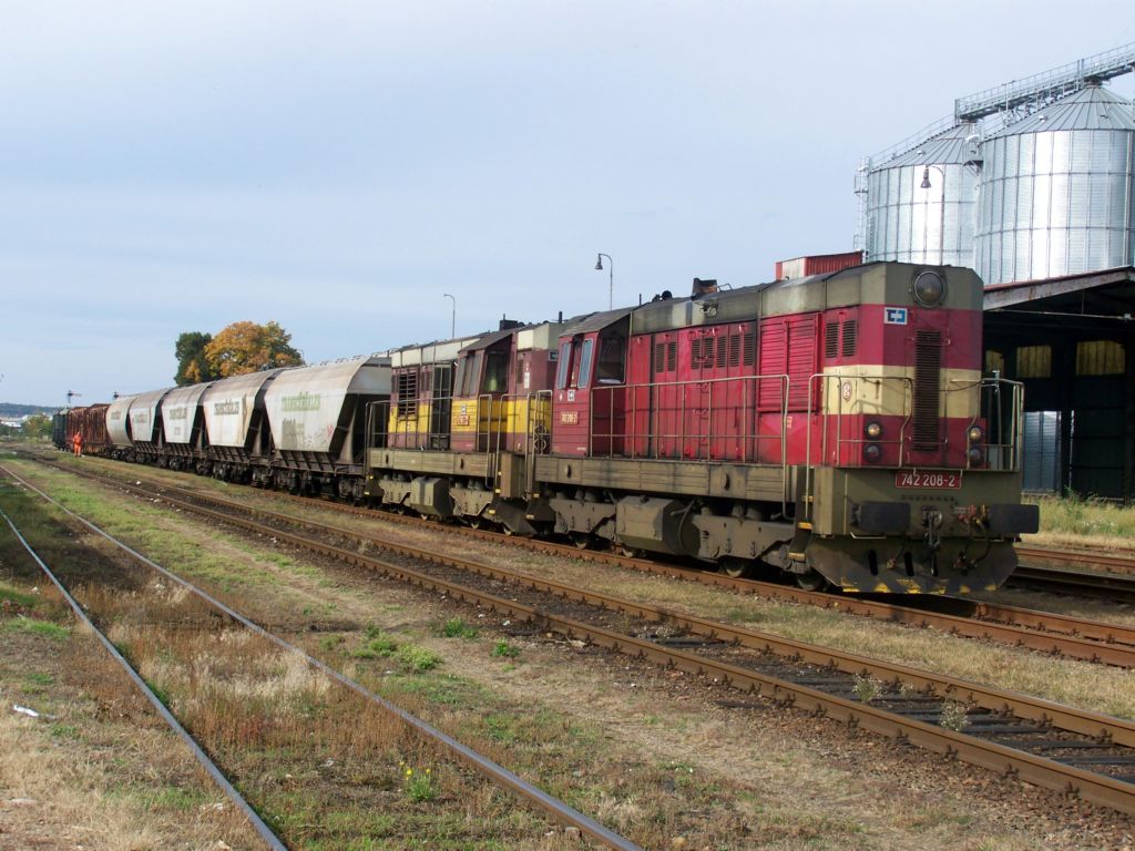 742 208-2+742 250-4 na manipul�ku do Ok��ek 8.10.2009(foto Pavel Valenta)