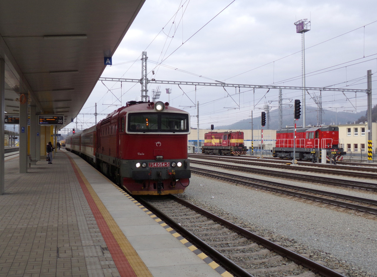 754.054 (R 935), 742.376, 742.275, �ilina, 21.12.2025