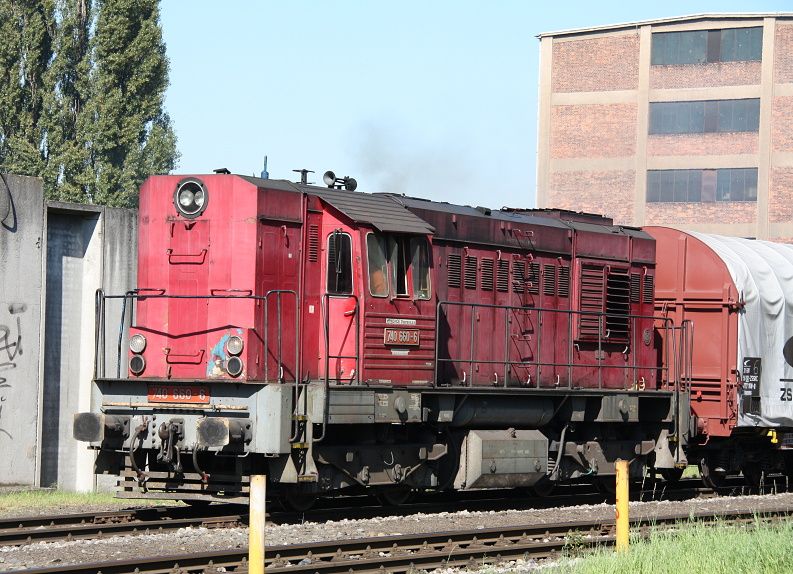 740 660