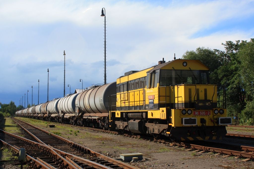 Vyrovn�vka cisteren, v �ele 741.505, Praha Zli��n, 12.7.2012