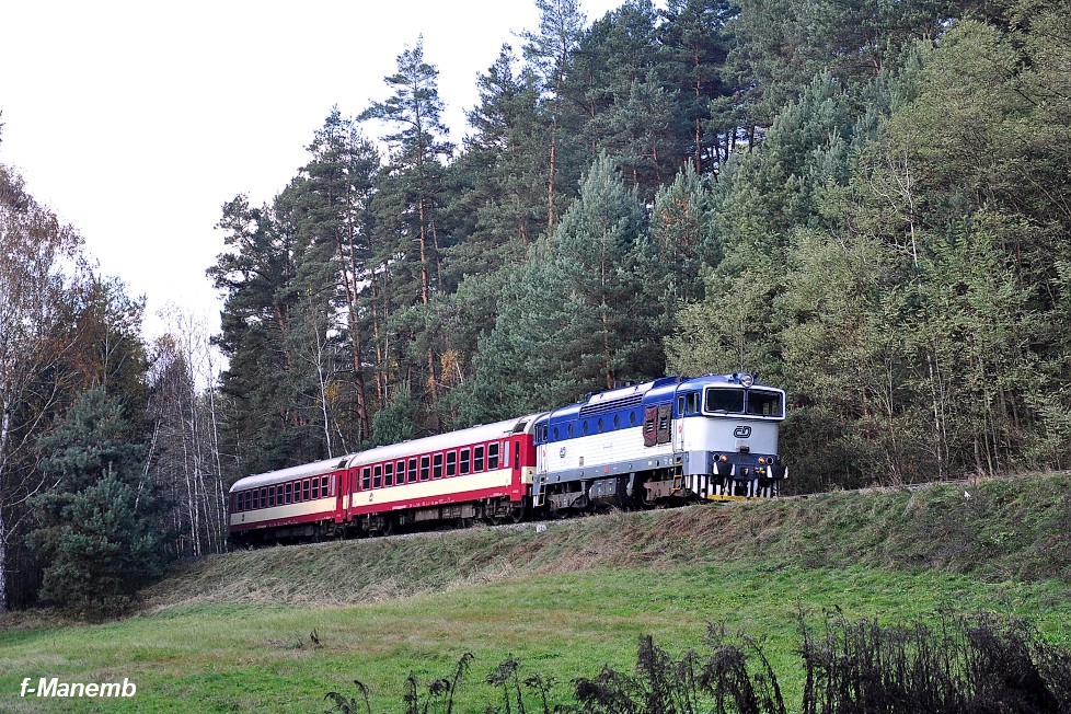 754 051 - 31.10.2012 B�l� pod Bezd�zem - zast�vka R 1113